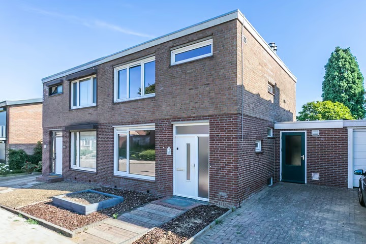 2-onder-1-kapwoning Hagensstraat 7 in Sweikhuizen