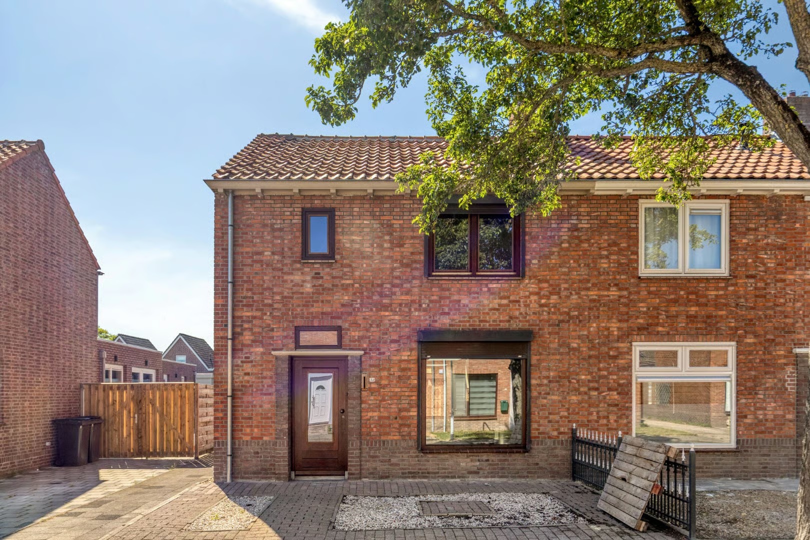 Hoekwoning Nieuwstraat 32 in Eede