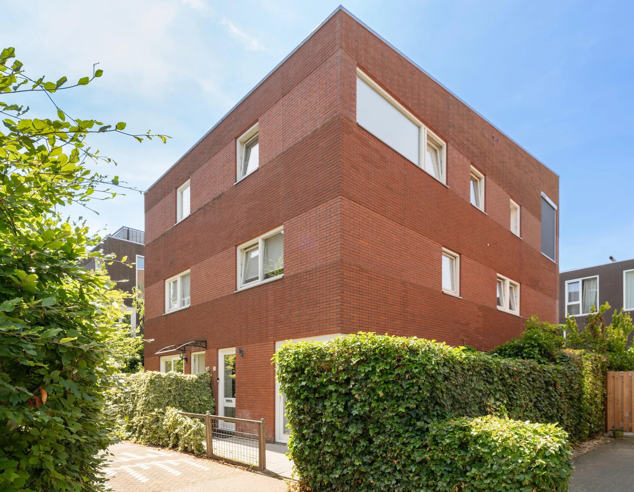 Hoekwoning Suikerpeerpad 29 in Amsterdam
