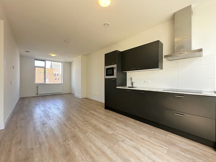 Portiekwoning Strevelsweg 25 B in Rotterdam
