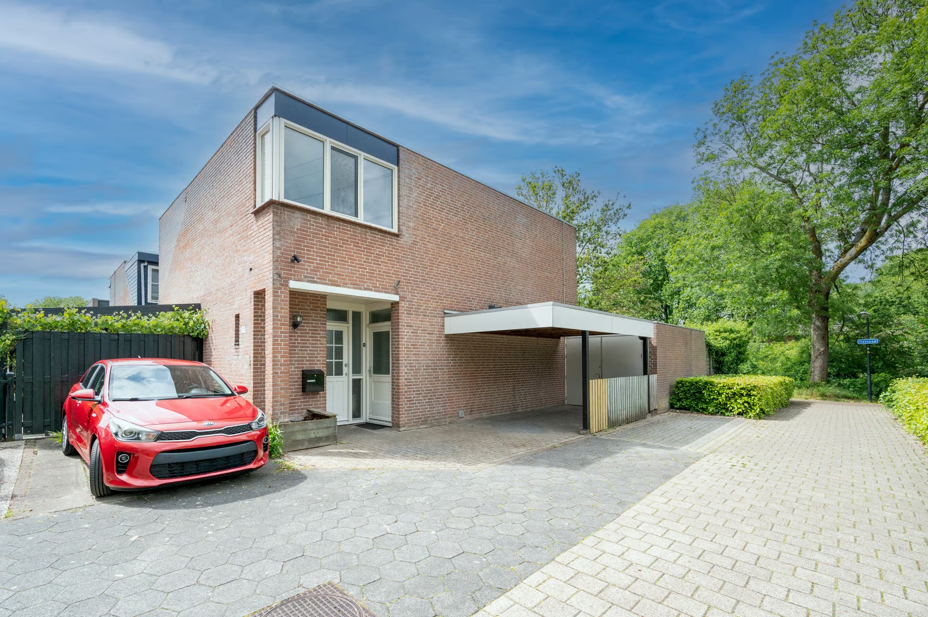 Geschakelde woning Ambtsrichtersveld 511 in Apeldoorn