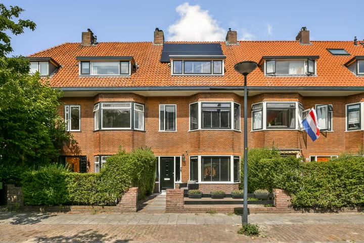 Tussenwoning Tiboel Siegenbeekstraat 11 in Leiden
