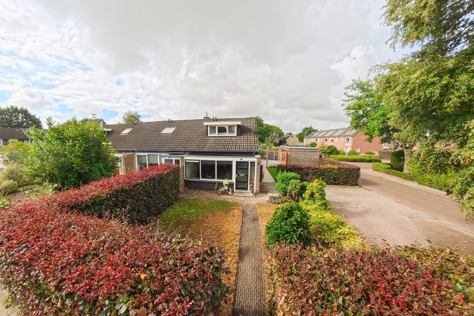 Hoekwoning Rozenstraat 97 in Bovensmilde