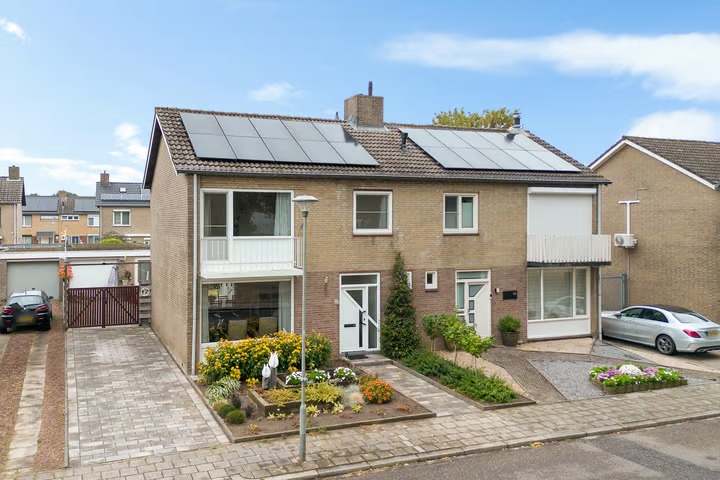 2-onder-1-kapwoning Prinses Margrietstraat 16 in Grathem