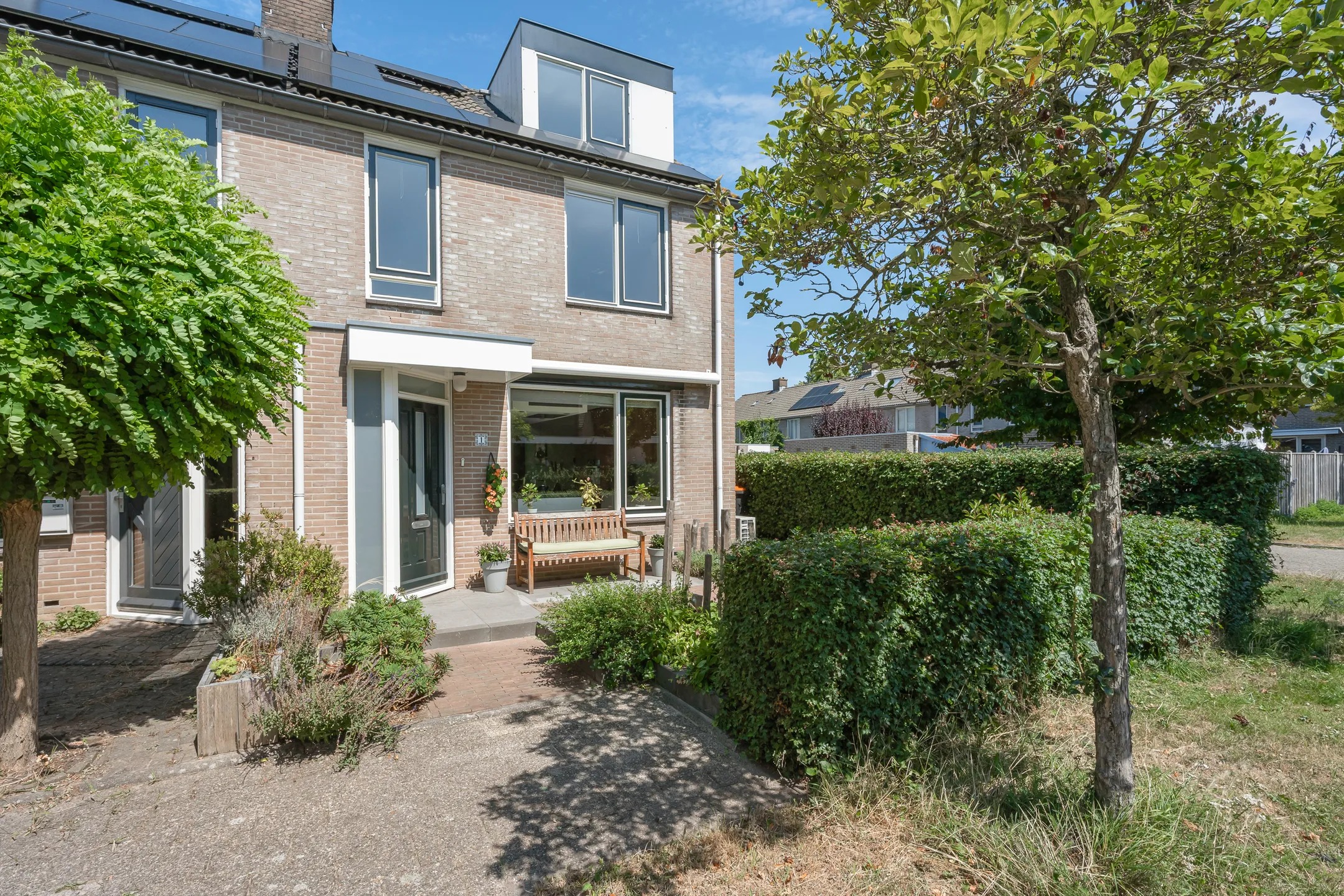 Hoekwoning Halsterveld 1 in Houten
