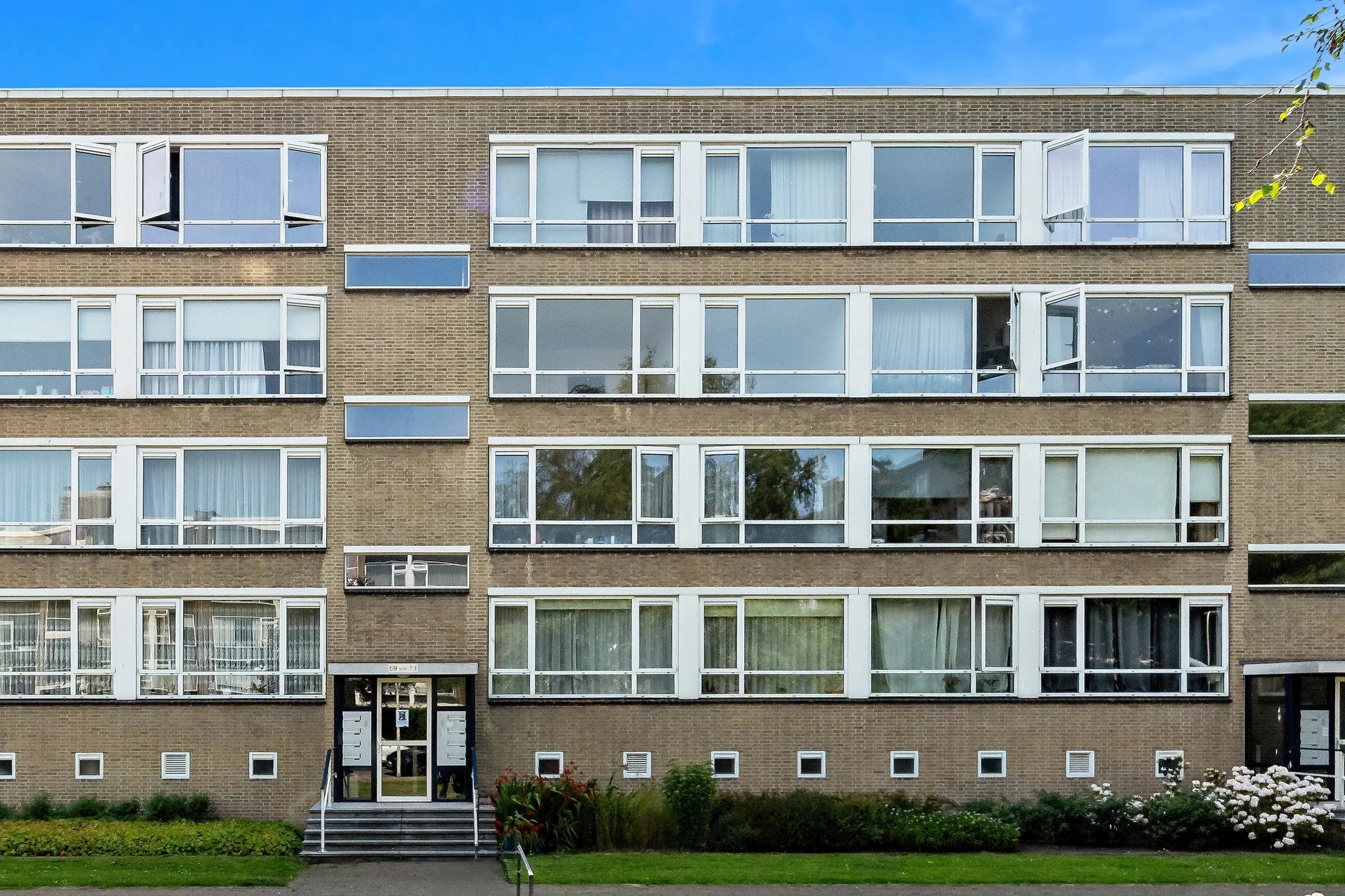 Portiekflat Parelmoerhorst 63 in Den Haag