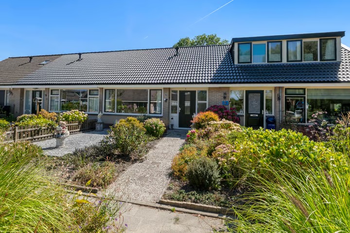 Tussenwoning Olmenlaan 11 in Zuid-Scharwoude
