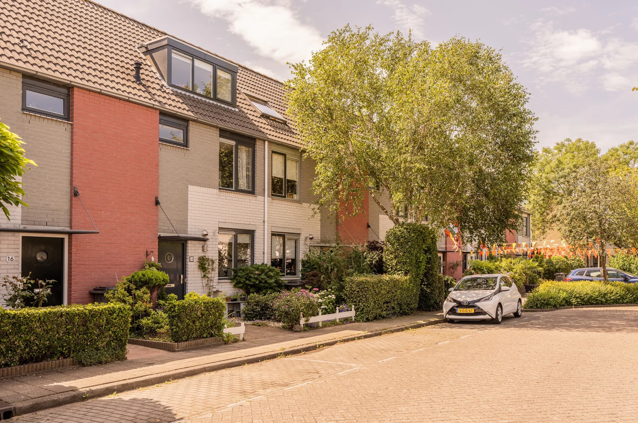 Tussenwoning Burgemeester Geertsemalaan 14 in Wassenaar