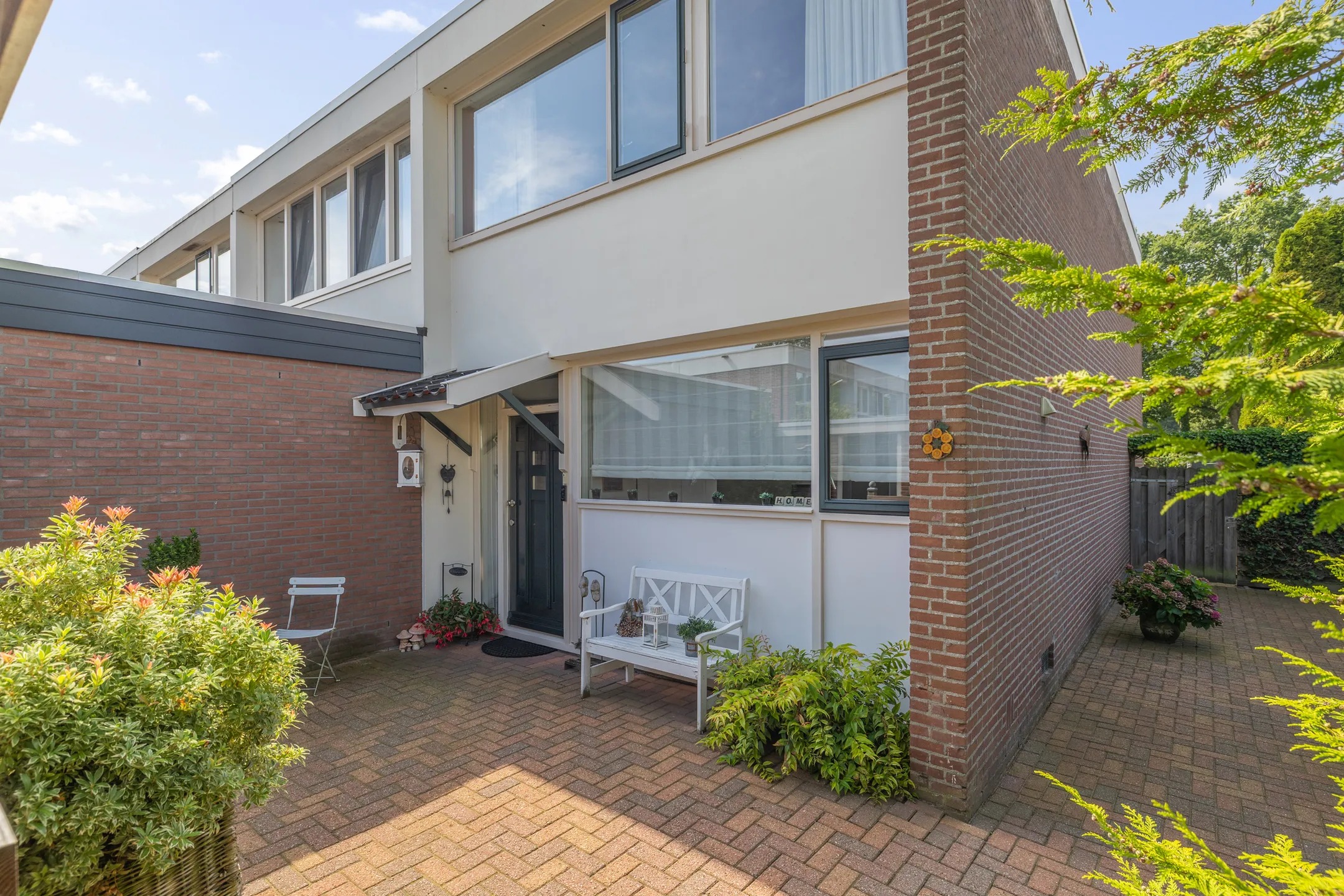 Hoekwoning Laan van de Marel 329 Emmen
