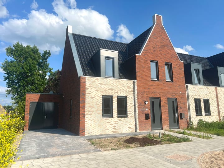 Eengezinswoning, hoekwoning Kiepeloop 16 in Barneveld
