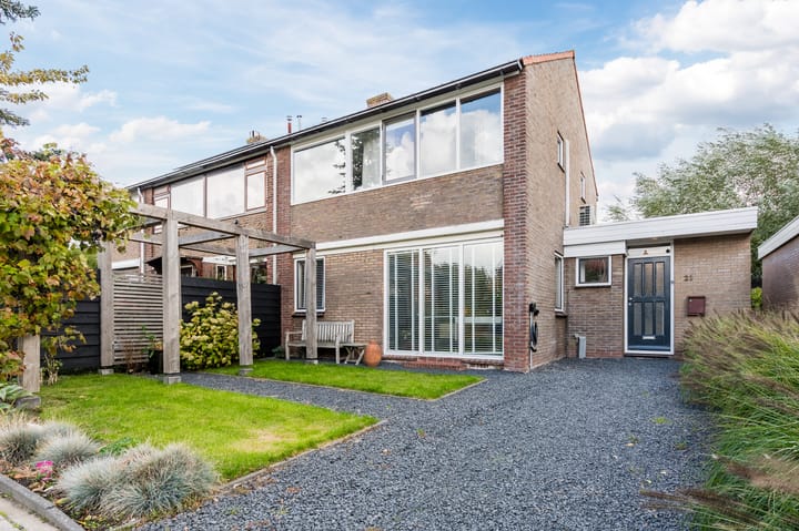 Hoekwoning Singel 21 in Rhoon
