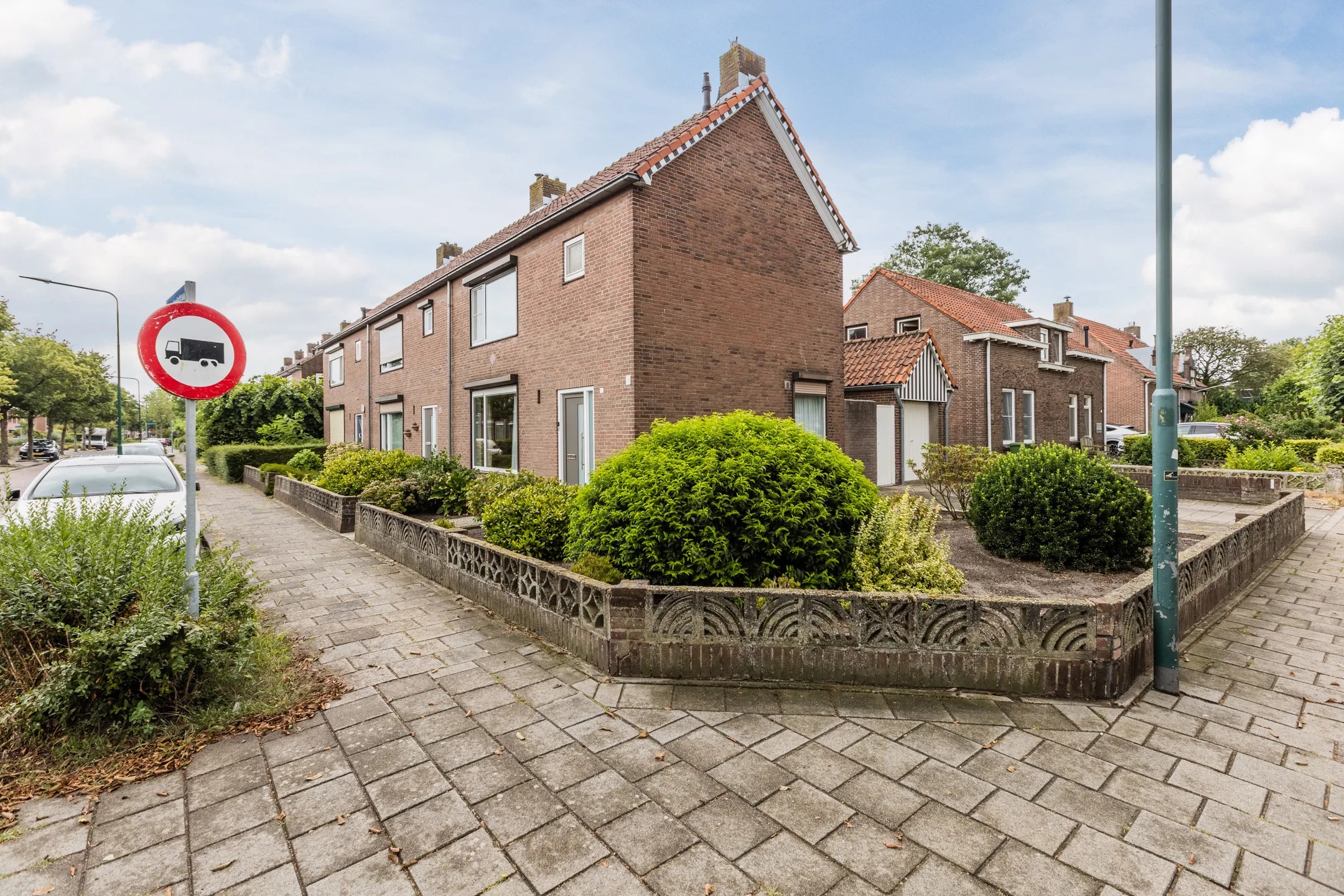 Hoekwoning Ruysdaelstraat 55 in Rijen