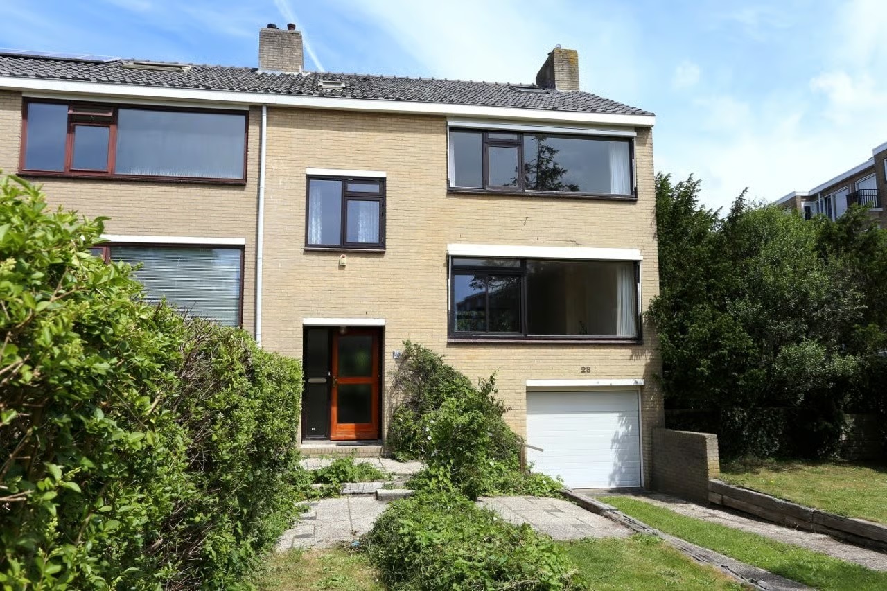 Hoekwoning (split-level woning) Paulaland 28 Den Haag