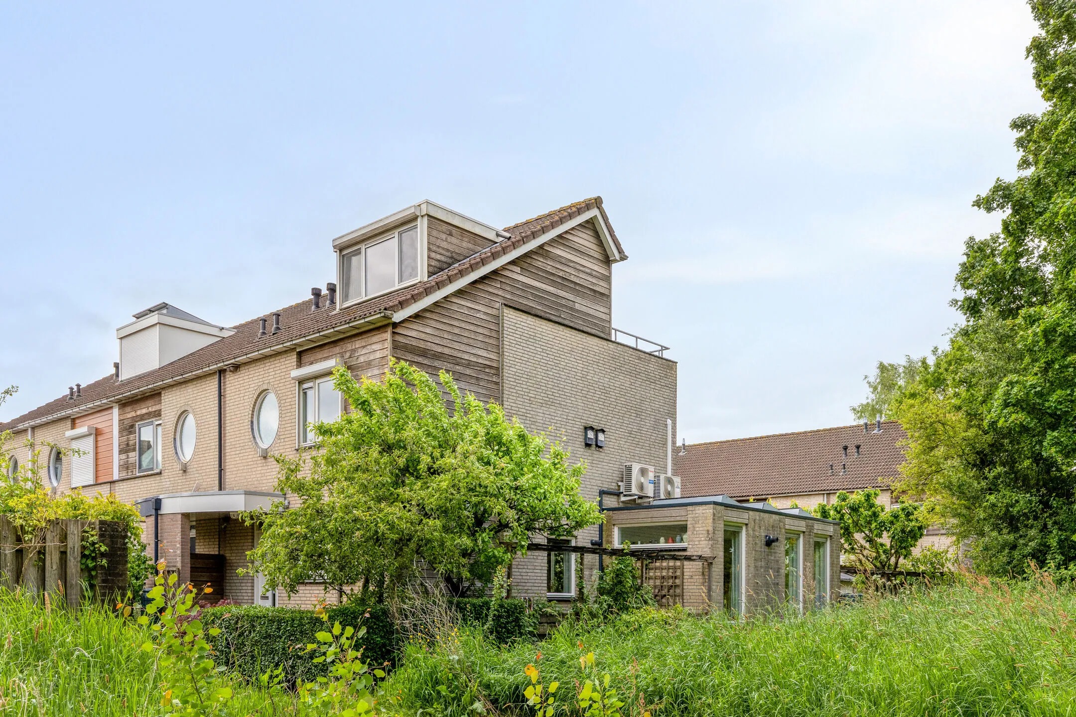 Hoekwoning Harnas 32 in Oss