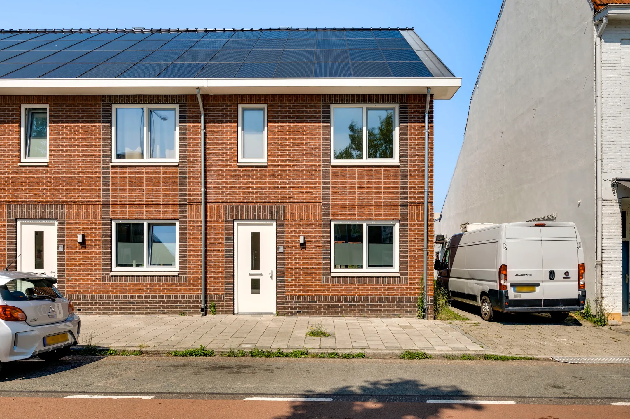 Hoekwoning Burg. Lemmensstraat 232 in Geleen