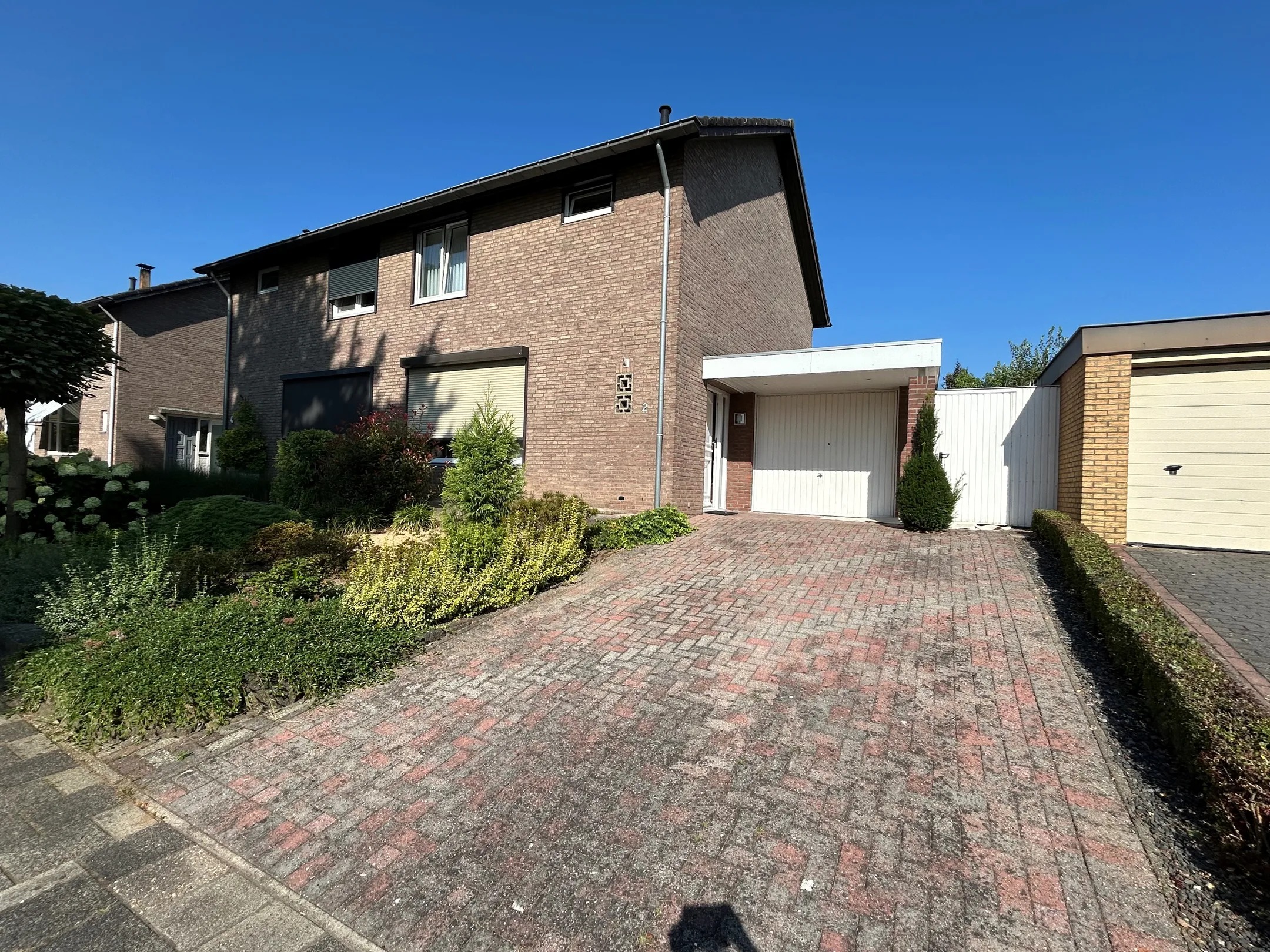Hoekwoning Burg. à Campostraat 2 in Hulsberg