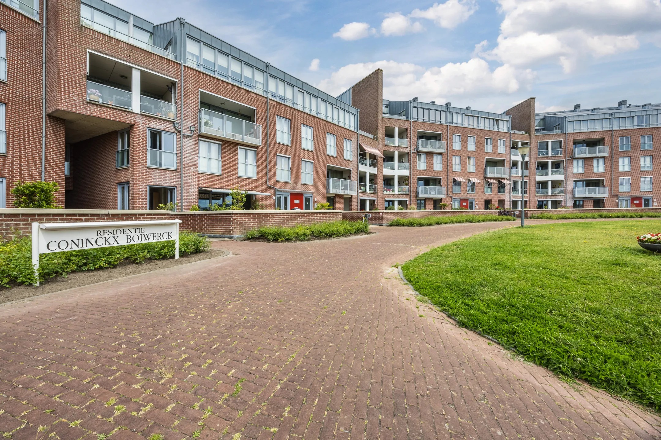 Benedenwoning Willem- en Maryplein 12 in Hellevoetsluis