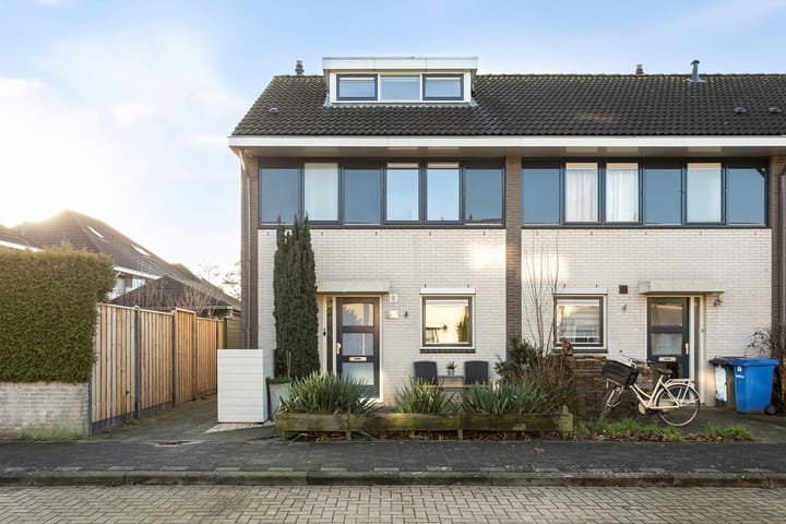 Hoekwoning Den Uylstraat 1 in Zwolle