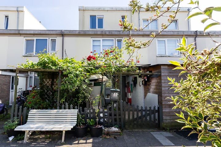Tussenwoning Frederik van Dorpstraat 11 in Amsterdam