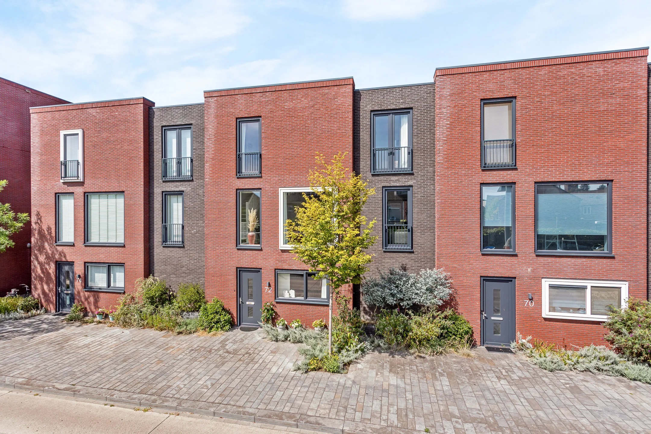 Tussenwoning (drive-in woning) Deurningerstraat 72 in Enschede