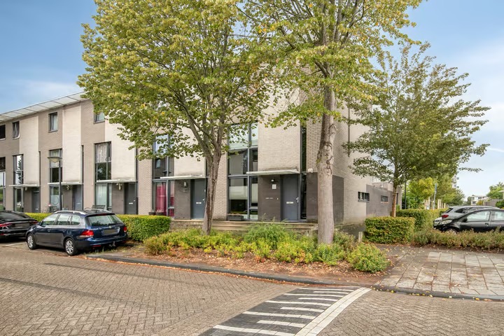 Hoekwoning Azorenweg 27 in Almere