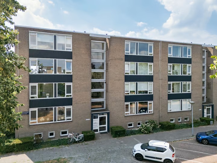 Portiekflat Karel van Egmondstraat 196 in Venlo