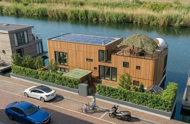 Vrijstaande woning Moestuinlaan 24 Amsterdam
