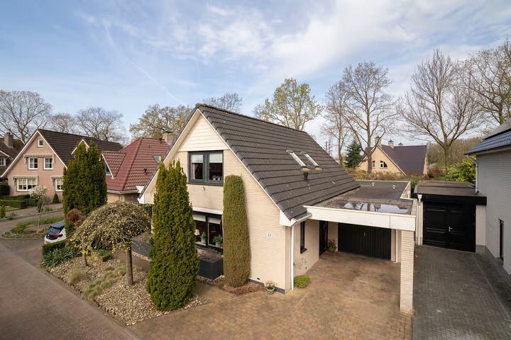 Vrijstaande woning Suze Robertsonlaan 27 in Enschede