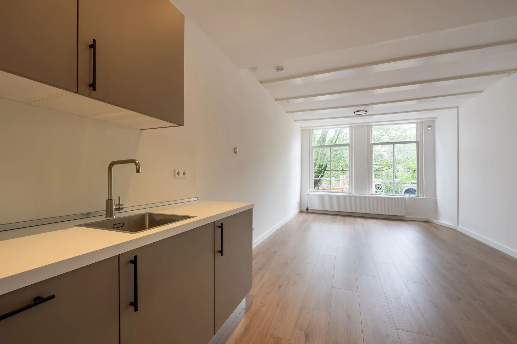Tussenverdieping Oudezijds Voorburgwal 171 E in Amsterdam