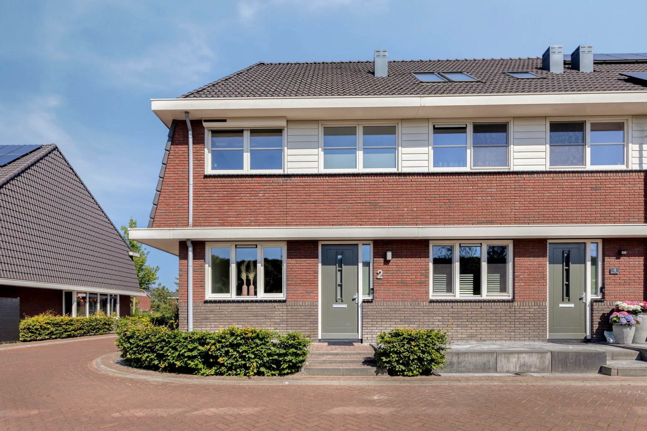 Hoekwoning Rhenoystraat 2 in Tilburg