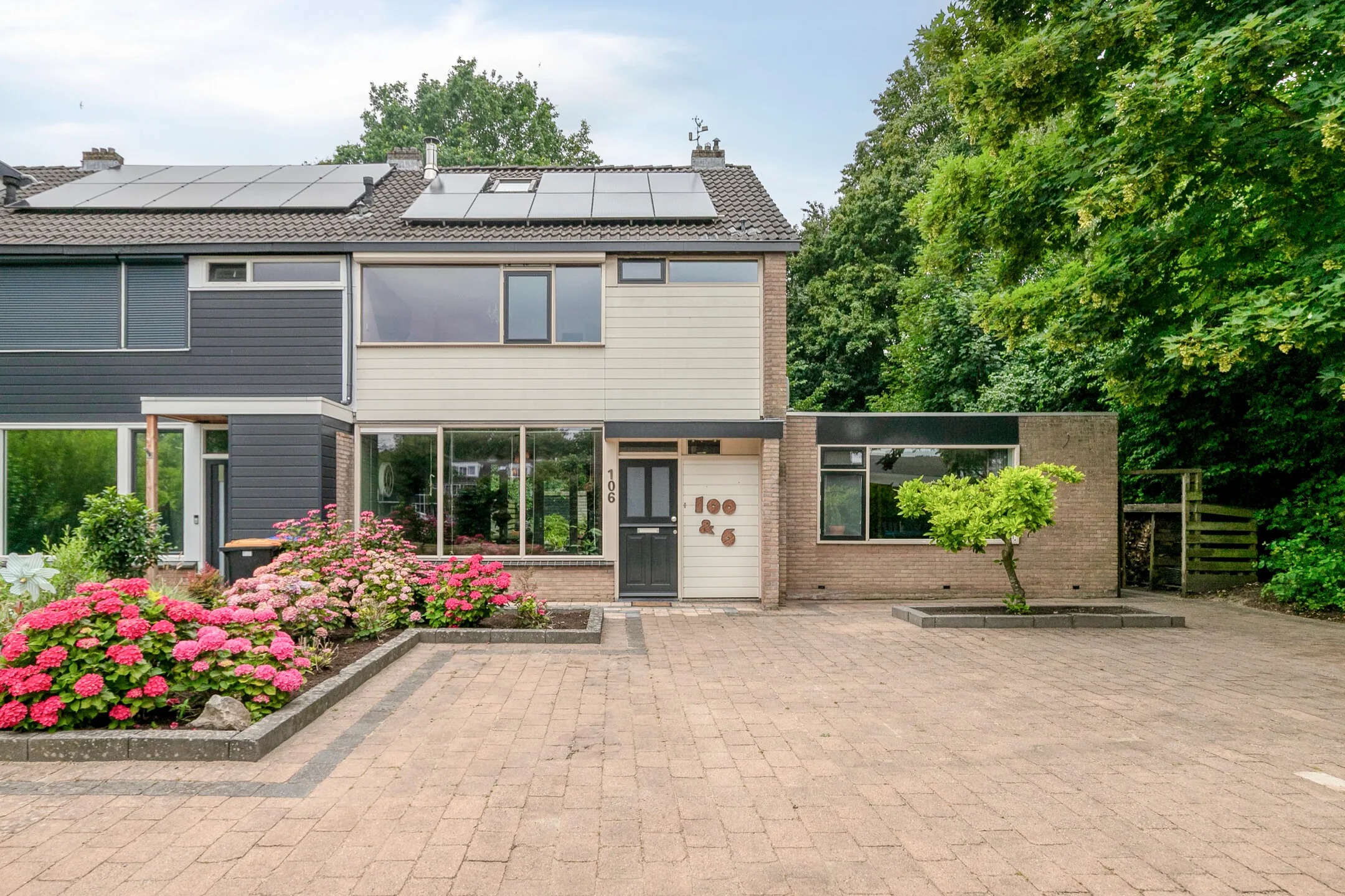 Hoekwoning Deltastraat 106 in Emmeloord