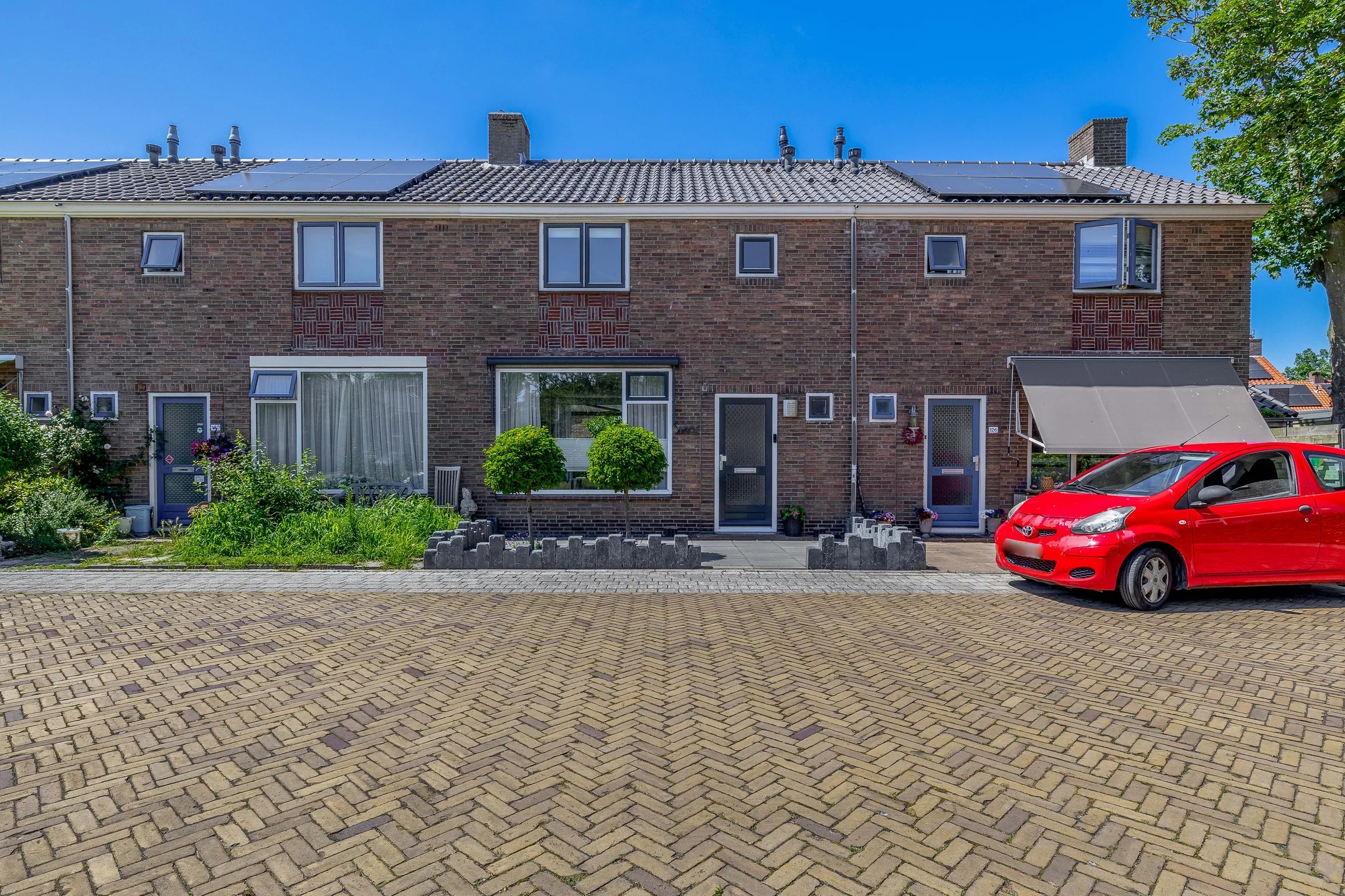 Tussenwoning Duinroosstraat 128 in Den Helder