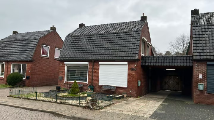 2-onder-1-kapwoning Kerkhofweg 125 in Overdinkel