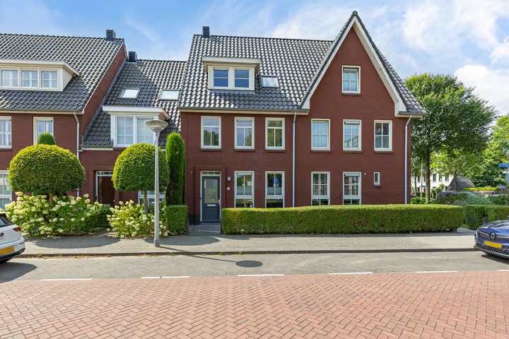 Tussenwoning Cannenburgh 4 in Amstelveen