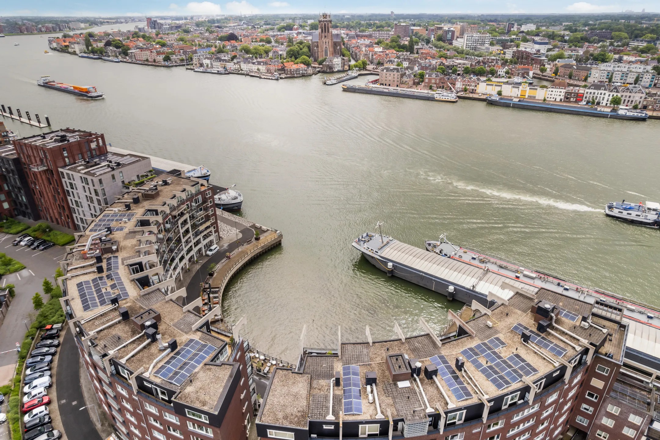Portiekflat Maasboulevard 122 in Zwijndrecht
