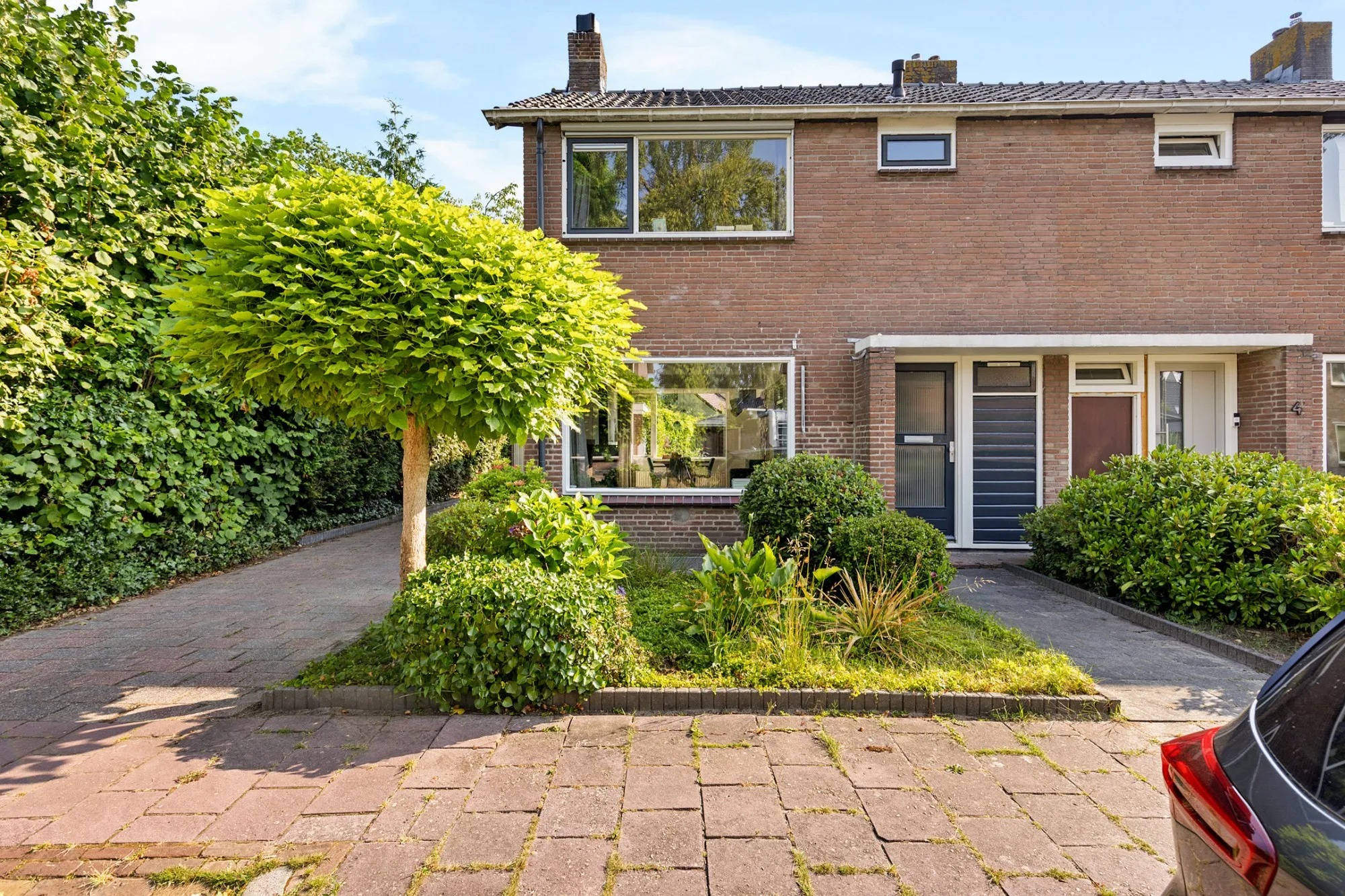 Hoekwoning Van Trojenweg 2 in Haren Gn