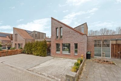 2-onder-1-kapwoning W.M. Dudokstraat 10 in Almere