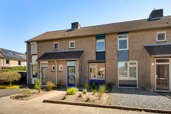 Tussenwoning Van Vlattenstraat 53 in Sevenum