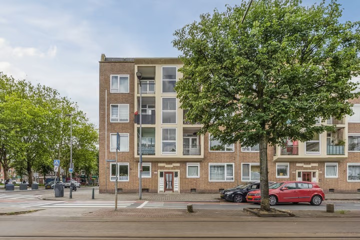 Portiekflat Schiedamseweg 180 C in Rotterdam