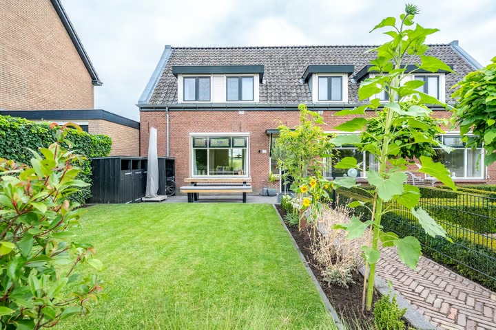 2-onder-1-kapwoning Herenstraat 135 in Werkhoven