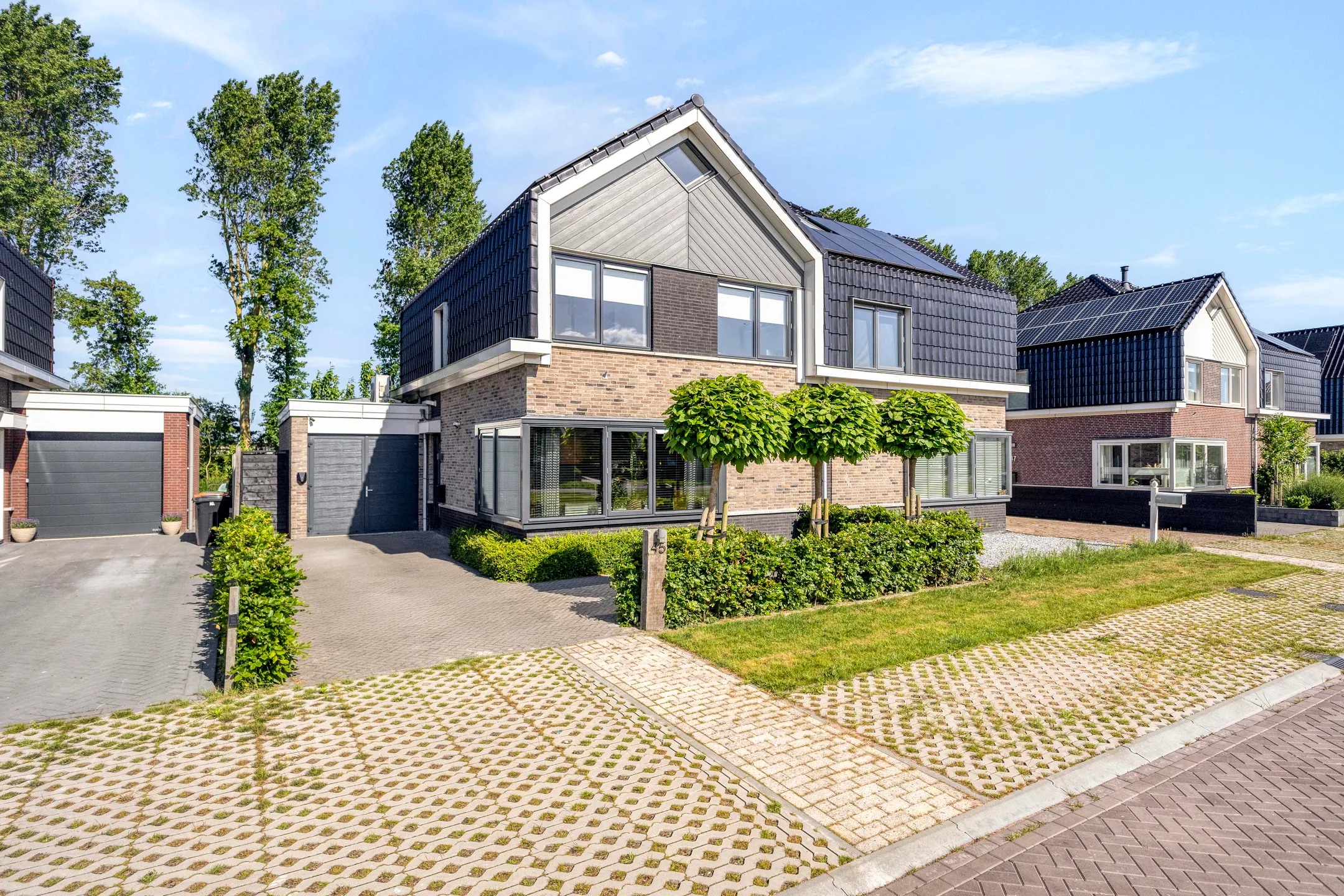2-onder-1-kapwoning Gladiolenlaan 45 in Breezand