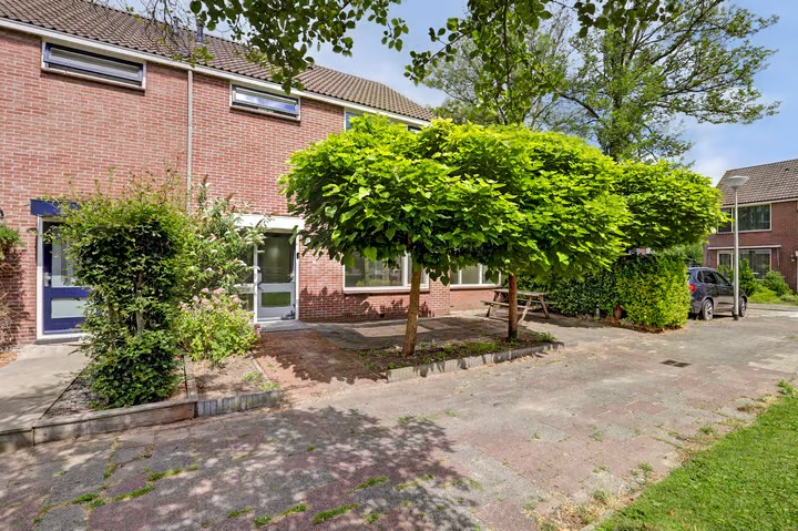 Hoekwoning Weerestein 14 in Gouda