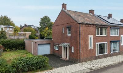 Eengezinswoning, 2-onder-1-kapwoning Poststraat 25 in Landgraaf