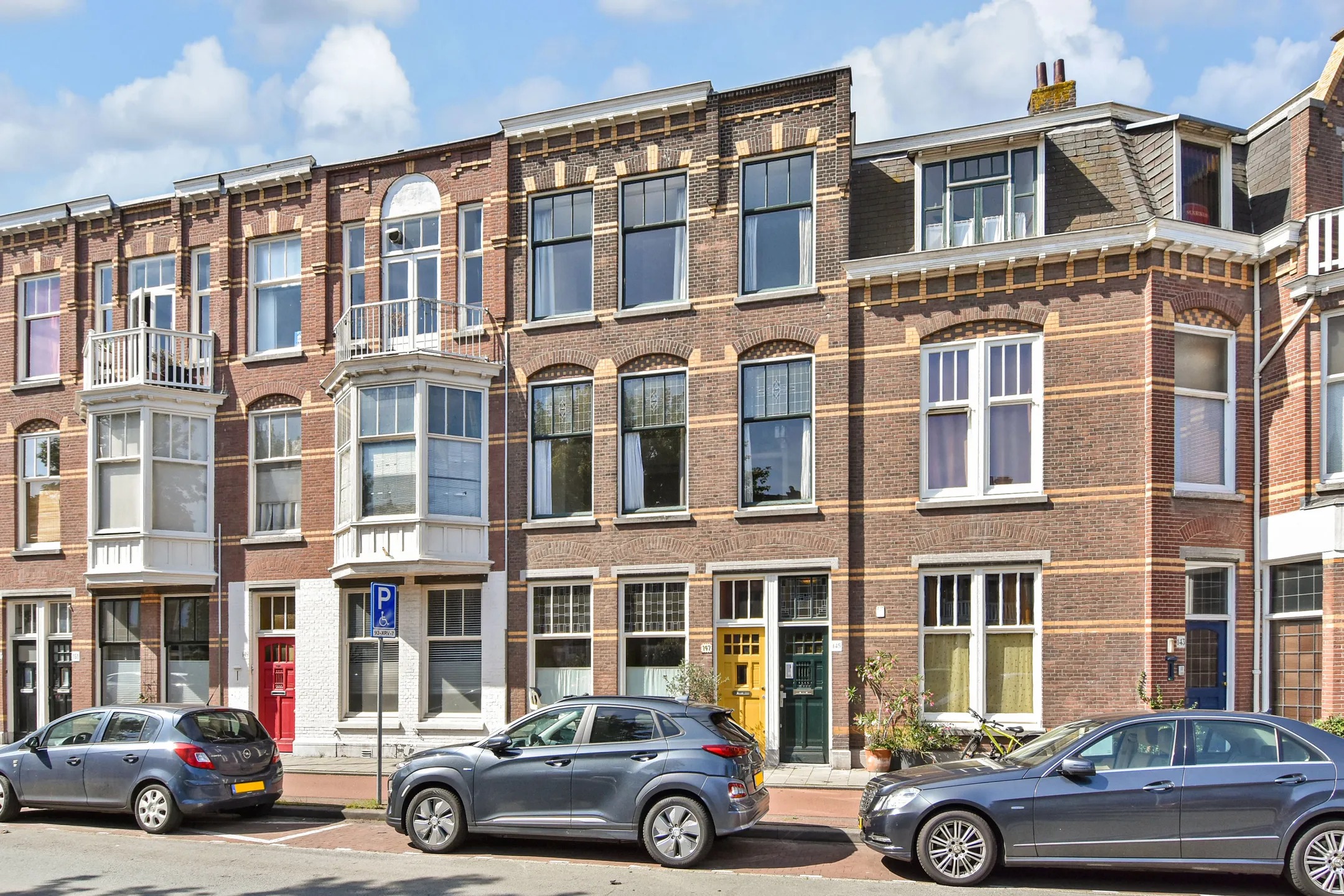 Bovenwoning Valkenboslaan 145 in Den Haag