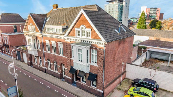 Hoekwoning Grupellostraat 2 in Kerkrade
