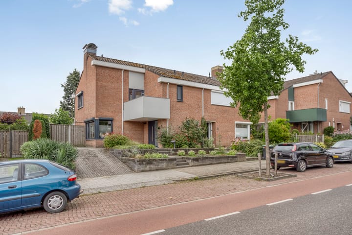 Eengezinswoning, halfvrijstaande woning Hereweg 39 Landgraaf