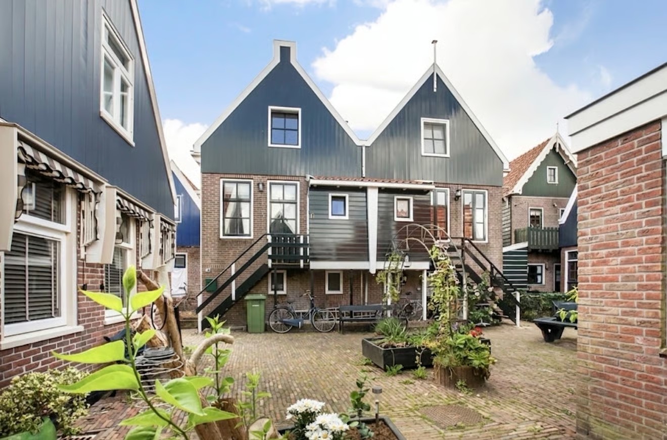 Hoekwoning Doolhof 67 in Volendam