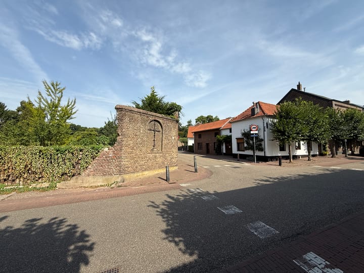Eengezinswoning, geschakelde woning Kemkensweg 1 Amstenrade