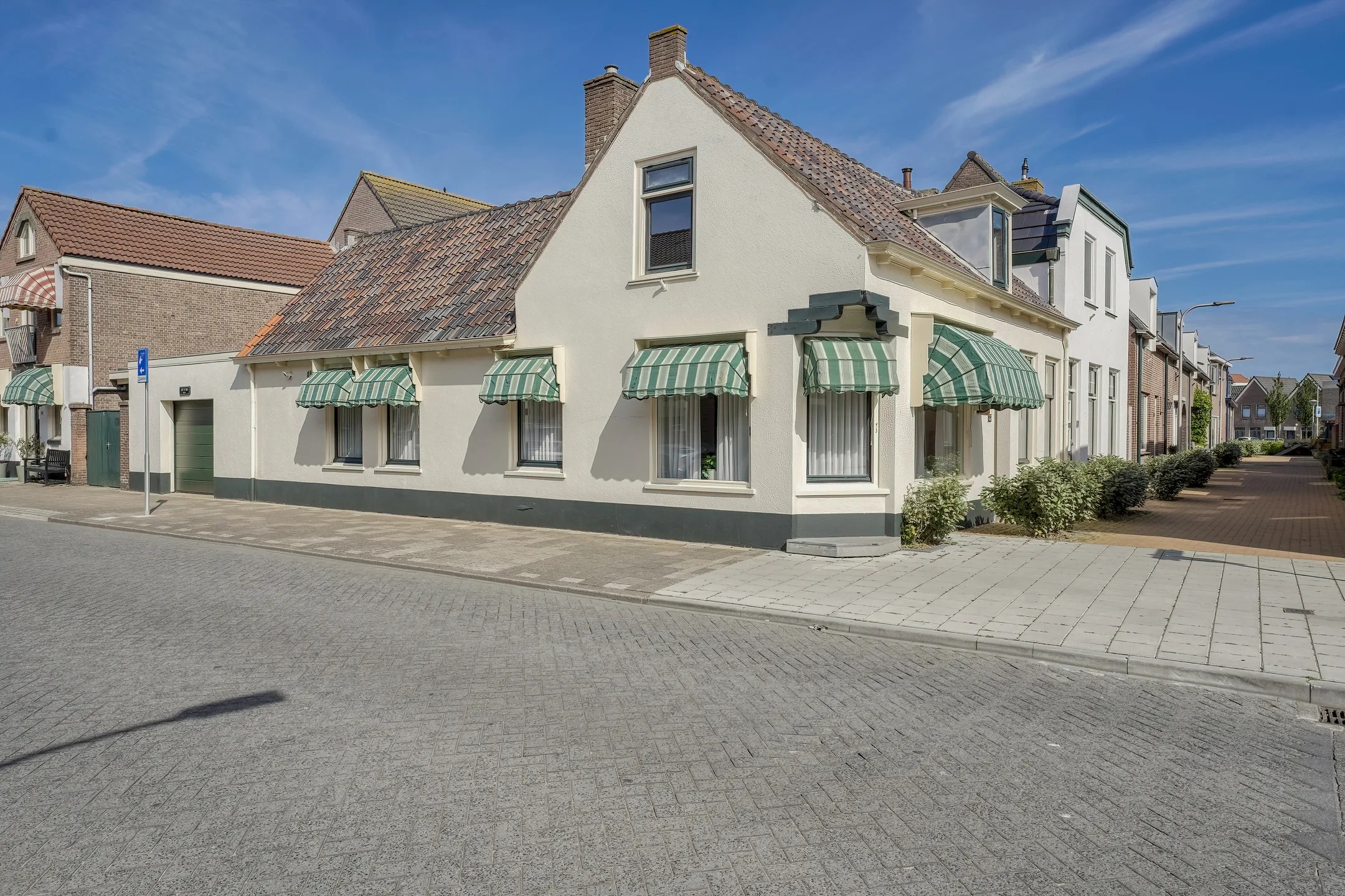 Hoekwoning Zuidstraat 52 in Katwijk