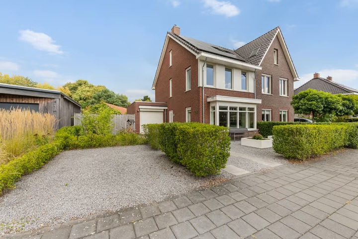 2-onder-1-kapwoning Sara Mansveltweg 53 in Wolfheze